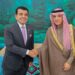 المدير العام للإيسيسكو يستقبل وزير الدولة السعودي للشؤون الخارجية بجناح المنظمة في (كوب 29)