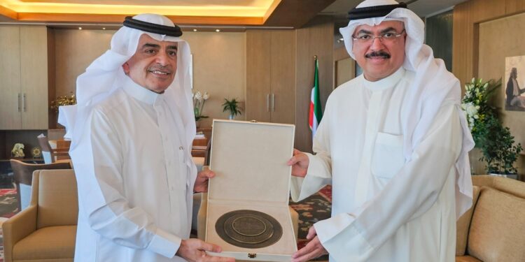 المدير العام للإيسيسكو يجتمع بوزير التربية الكويتي