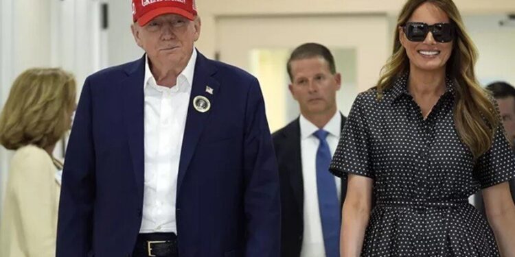 ترامب وزوجته يدليان بصوتيهما في ولاية فلوريدا  .