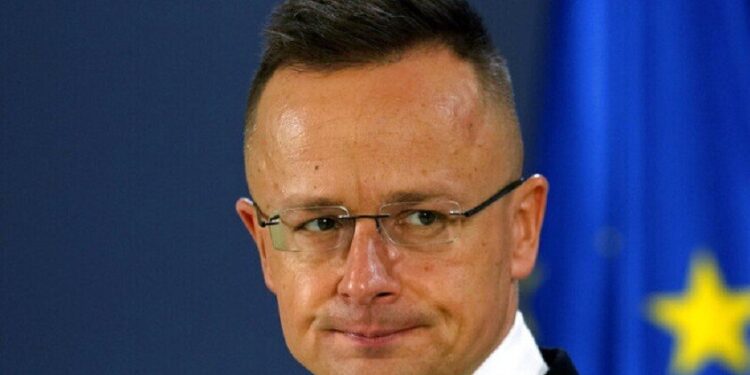 سيارتو: فوز ترامب يزيد من فرص حل الصراع في أوكرانيا