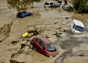 السلطات الإسبانية: عشرات المفقودين بفعل الفيضانات المدمرة