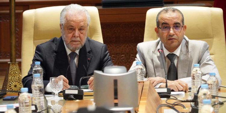 الأمين العام للحكومة :   المصادقة على 216 نصا قانونيا خلال السنة الجارية