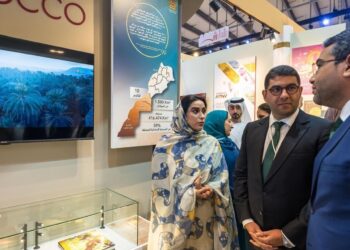 بنسعيد يقوم بزيارة لمعرض الشارقة الدولي للكتاب