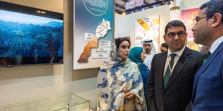 بنسعيد يقوم بزيارة لمعرض الشارقة الدولي للكتاب