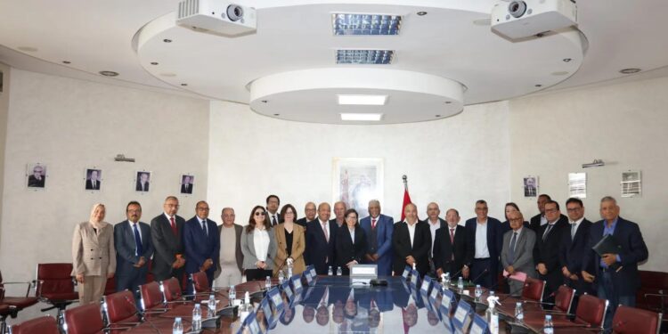 الدريوش تعقد لقاء تواصليا مع رؤساء غرف الصيد البحري ورؤساء الهيئات والجمعيات المهنية