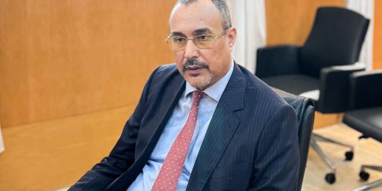 رئيس مجلس جهة الداخلة وادي الذهب يستقبل وفدًا من المستثمرين الألمان.