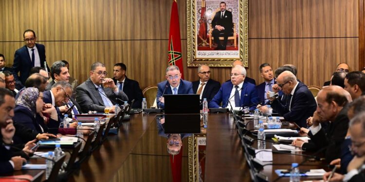 لقجع يستعرض أهم التدابير و التعديلات التي همّت مشروع قانون المالية لسنة 2025