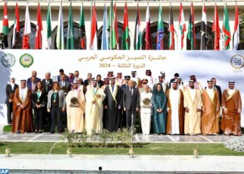 محطة نور ورزازات للطاقة الشمسية أفضل مشروع ومحمد امهيدية افضل والي جهة على الصعيد العربي