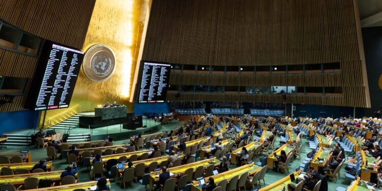الصحراء المغربية.. الجمعية العامة للأمم المتحدة تجدد التأكيد على حصرية العملية السياسية الأممية