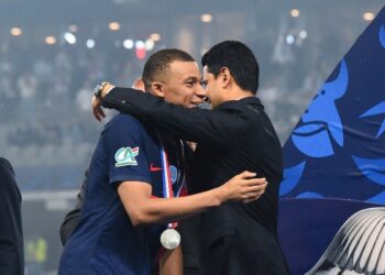 الخليفي يعلق على الانتقادات الموجهة لمبابي