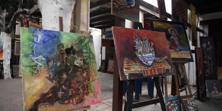 الرباط.. افتتاح معرض جماعي للفن التشكيلي ضمن فعاليات مهرجان الإكليل الثقافي