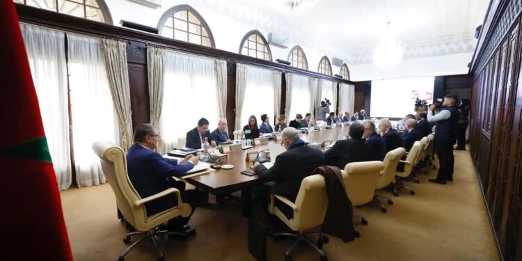 مجلس الحكومة يصادق على مشروع مرسوم يهم السياسة المساهماتية للدولة