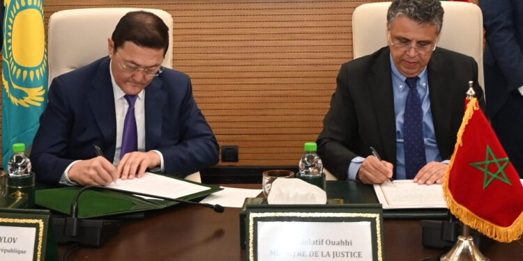المغرب – كازاخستان: توقيع ثلاث اتفاقيات لتعزيز التعاون القضائي الدولي في الميدان الجنائي