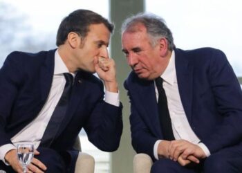 ماكرون يعين فرانسوا بايرو الوسطي رئيسا جديدا للوزراء