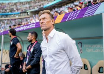 المدرب رينارد يحسم موقف الدوسري والبريكان من السفر إلى الكويت  .