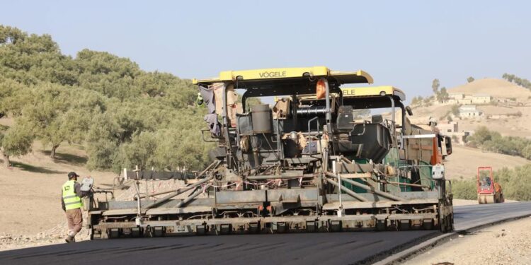 ورش إنجاز الطريق السريع الرابط بين مدينتي فاس وتاونات يتقدم ب “وتيرة جيدة” (مسؤول)