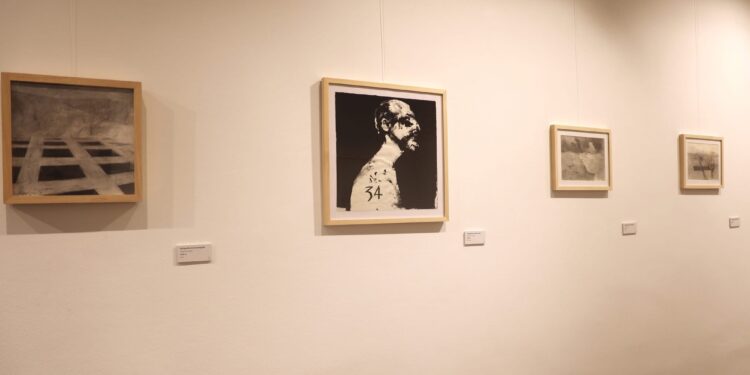 الرباط.. افتتاح المعرض التشكيلي “خريطة التنقل” للفنان ياسين الشواطي