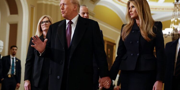 دعتها لتناول فنجان من الشاي …ميلانيا ترامب ترفض دعوة جيل بايدن