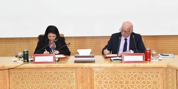 توقيع اتفاقية تتعلق بتفويت البوابة الإلكترونية للشفافية