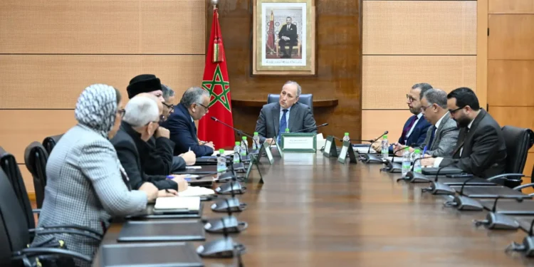 برادة يجتمع مع الهيئات الممثلة لجمعيات أمهات وآباء وأولياء التلميذات والتلاميذ