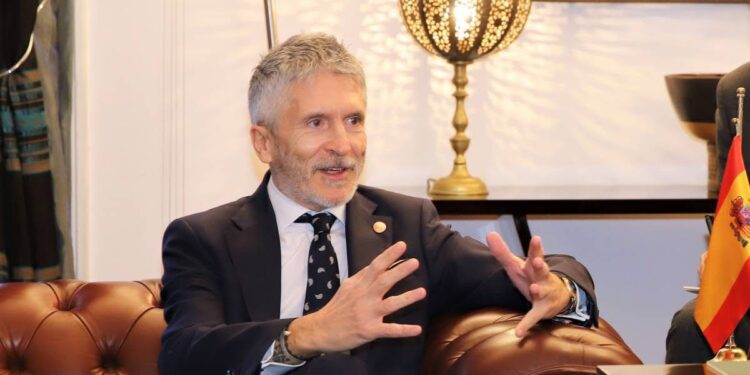 وزير الداخلية الإسباني: التعاون الأمني مع المغرب ركيزة أساسية للاستفرار في البحر المتوسط