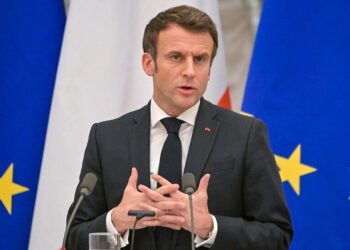 ماكرون يتعهد بدعم أوكرانيا في مفاوضات السلام