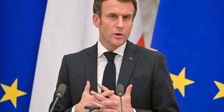 ماكرون يتعهد بدعم أوكرانيا في مفاوضات السلام