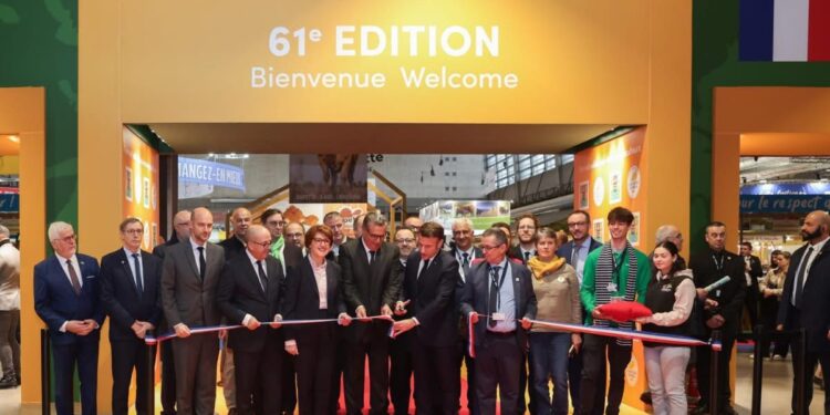 المغرب ضيف شرف … الرئيس الفرنسي يدشن المعرض الدولي للفلاحة بباريس بحضور أخنوش