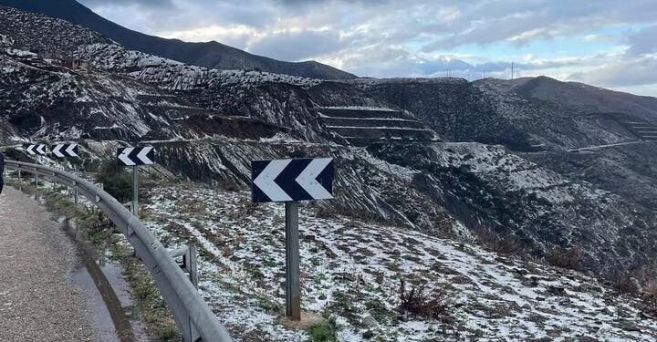 أمطار غزيرة وثلوج كثيفة ورياح قوية متوقعة يومي الجمعة والسبت في عدة مناطق بالمملكة (نشرة إنذارية)