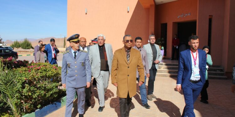 عامل إقليم فجيج يطلق قافلة التوجيه المدرسي للمبادرة الوطنية للتنمية البشرية