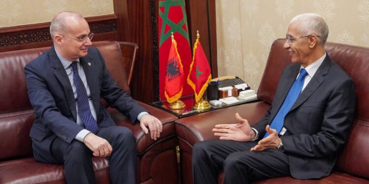 تعزيز العلاقات المغربية الألبانية: مباحثات بين رئيس مجلس النواب ووزير خارجية ألبانيا