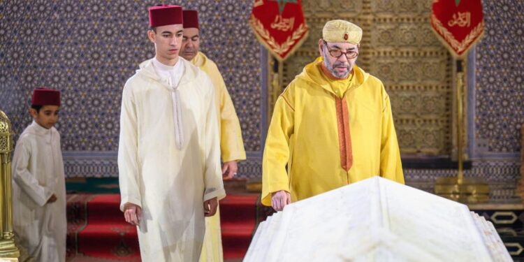 أمير المؤمنين صاحب الجلالة الملك محمد السادس يترحم على روح جلالة المغفور له الملك محمد الخامس