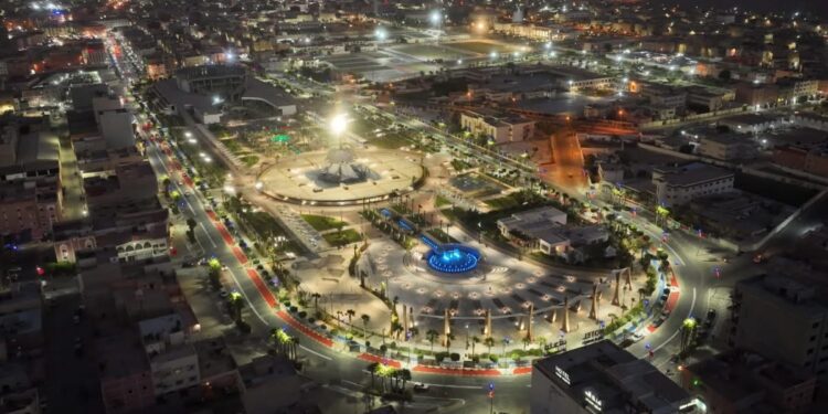 الساحات العمومية بالعيون.. متنفس للساكنة خلال ليالي رمضان