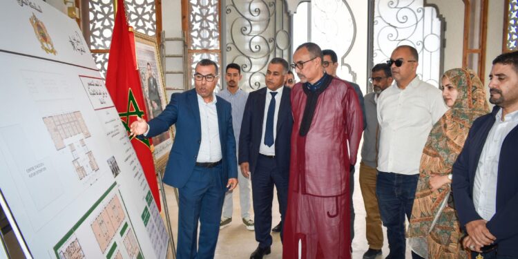 الخطاط ينجا يتفقد مشروع بناء مركز التكوين في مهن الصناعة التقليدية بالداخلة