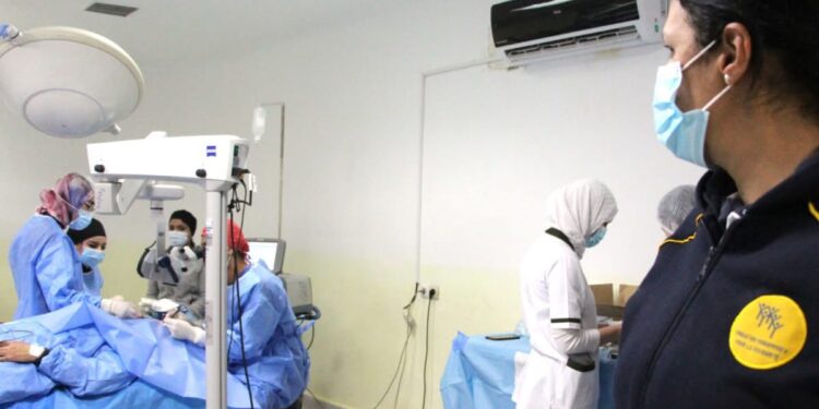 حملة طبية لمؤسسة محمد الخامس للتضامن لعلاج المياه البيضاء والرعاية الطبية المتخصصة في تاونات