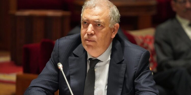 وزارة الداخلية: تعزيز درجات اليقظة والتعبئة والتأهب لمواجهة تحديات انتشار الجراد