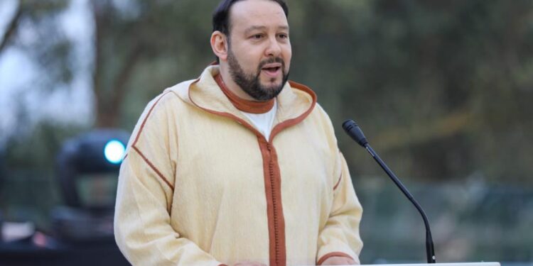 حصري لـ “كويك بوست”: السيد منير القادري بودشيش يطمئن على صحة والده شيخ الزاوية البودشيشية ويكشف تفاصيل العناية الملكية السامية