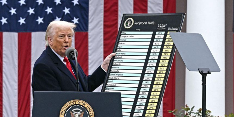 هزة في الأسواق: الأسهم الأميركية تفقد تريليوني دولار بعد رسوم ترامب الجمركية