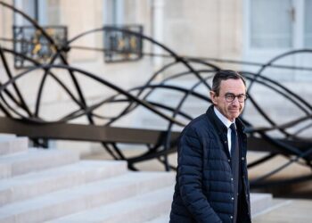 وزير الداخلية الفرنسي :مرتكب اعتداء مدينة ميلوز هو إرهابي  إسلامي من أصل جزائري