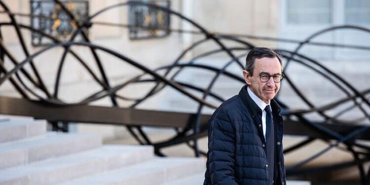 وزير الداخلية الفرنسي :مرتكب اعتداء مدينة ميلوز هو إرهابي  إسلامي من أصل جزائري