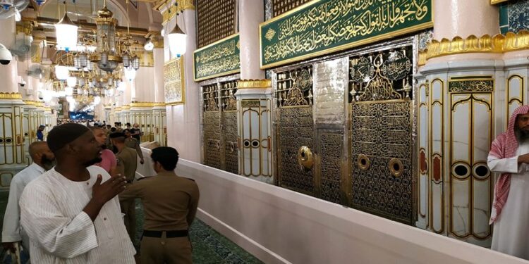 السعودية تعلن عدد زوار الروضة النبوية خلال عام واحد