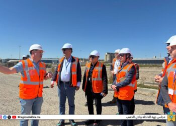 جهة الداخلة – وادي الذهب تستكشف التجارب الفرنسية في تطوير الموانئ والطاقة المتجددة