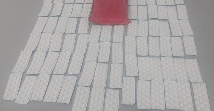 إحباط محاولة تهريب 1170 قرصا مهلوسا وتوقيف مشتبهين بمعبر بني أنصار