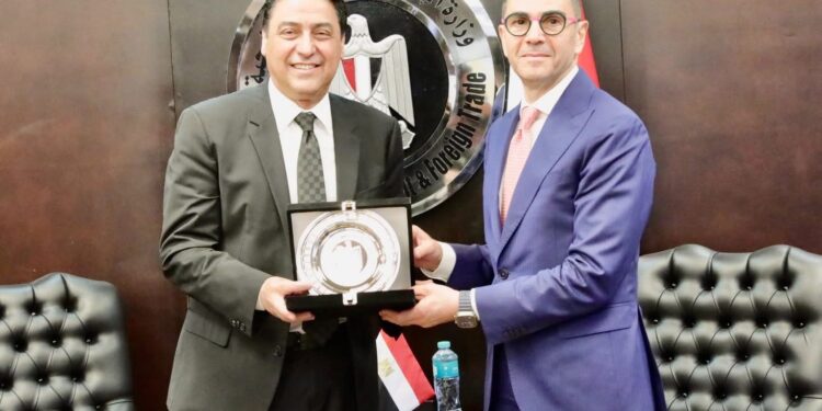 المغرب ومصر يعززان شراكتهما التجارية من القاهرة