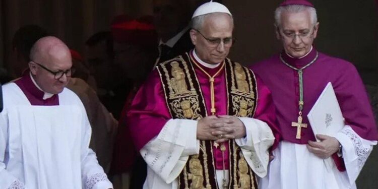 السفير الروسي لدى الفاتيكان: البابا الجديد مؤيد للحوار ومناصر للسلام  .