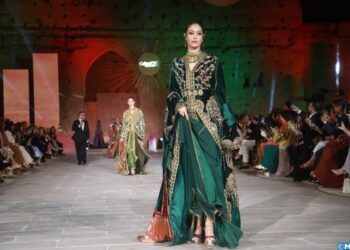 مراكش .. “أسبوع القفطان” يحتفي بالصحراء المغربية ويكرس المملكة كمرجع عالمي للقفطان
