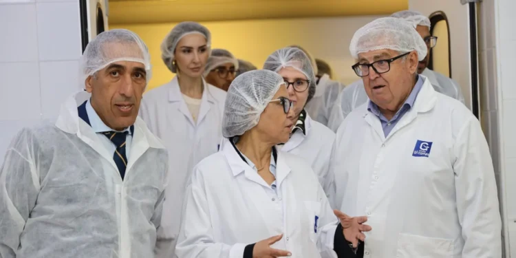 الدريوش تقوم بزيارة ميدانية لوحدات صناعية متخصصة في تثمين المنتجات البحرية بالعرائش