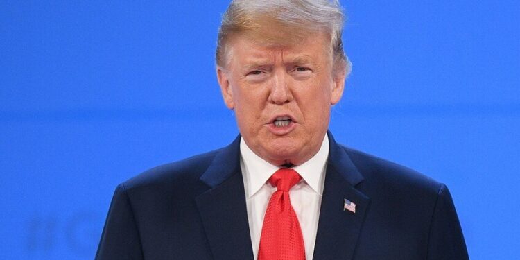 ترامب يطالب بالتحقيق في تسديد مبالغ كبيرة لمشاهير خلال حملة هاريس