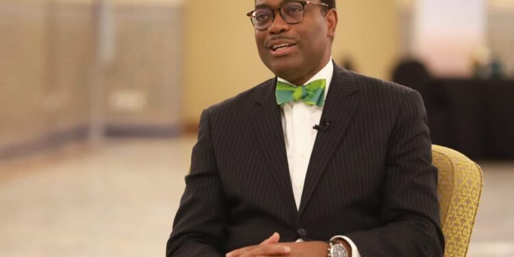 السيد أديسينا يشيد بإنجازات المغرب تحت قيادة صاحب الجلالة الملك محمد السادس