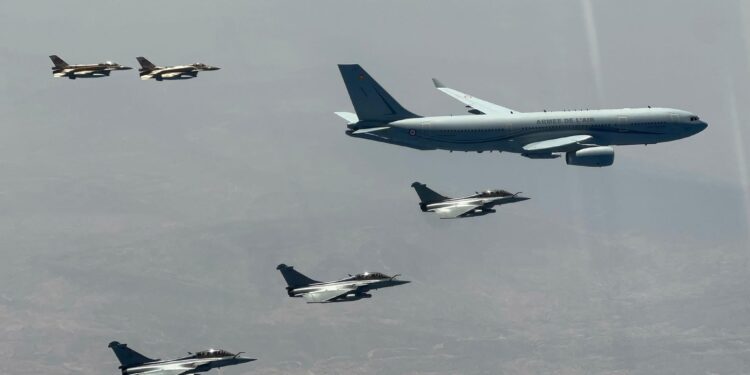 بتعليمات ملكية سامية.. انطلاق تمرين “ماراثون 25” الجوي المغربي-الفرنسي بكلميم